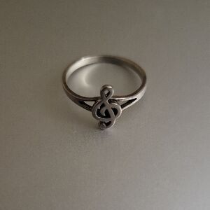 Treble Clef Ring Size 8